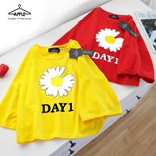 ✨[สินค้าพร้อมส่ง]เสื้อครอปลายดอกไม้ DAY1 🎊ราคาถูก