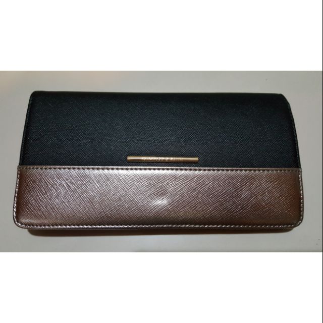 กระเป๋าสตางค์ charles and Keith