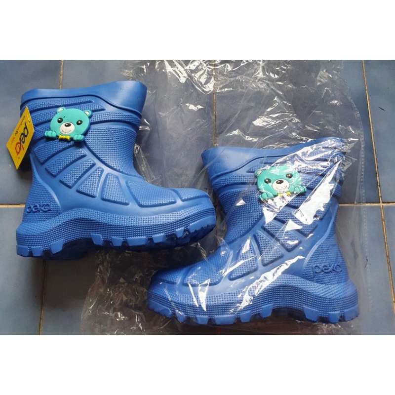 ส่งไวมาก😊รองเท้าบูทกันน้ำเด็กแบบเบา ใส่สบาย ราคาถูกไซค์24-36ค่ะ