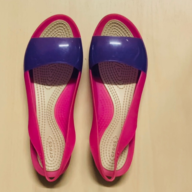 รองเท้า Crocs แท้ 100% ไซด์ 37.5/23.5cm w6 สีชมพูม่วง