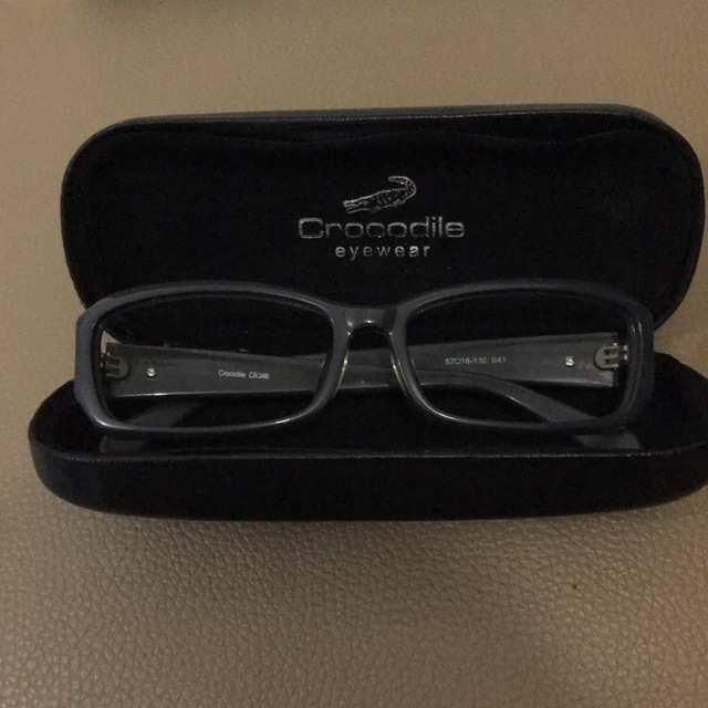 crocodile eyewear