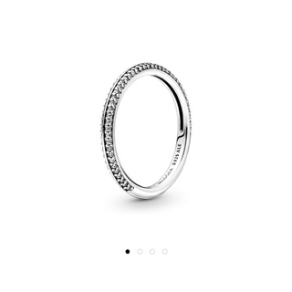 แหวน​ Pandora ME Pavé Ring​ มีกล่อง​ให้ค่ะ​