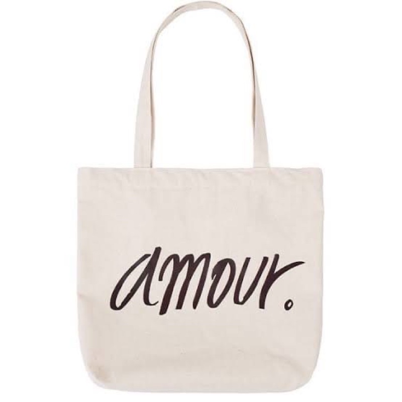กระเป๋าผ้า amour 🤍🤍🤍