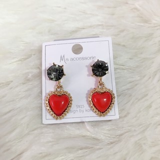 ต่างหูแฟชั่น ใส่เที่ยว ใส่ทำงาน ใส่เล่น เพชรสีดำห้อยหัวใจสีแดงกรอบทอง
