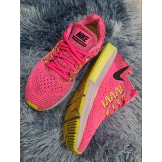 Nike Zoom 6US Size 36.5 แบรนด์แท้ มือสอง สภาพเยี่ยม ไม่มีกล่องจ้าาา