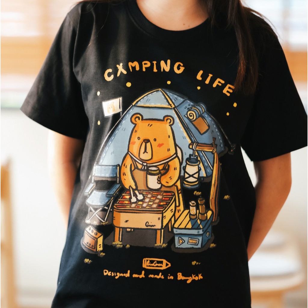 Camping Life T-shirt เสื้อยืด สีดำ และ สีแดง ลายน้องหมีแคมป์ปิ้ง Premium Cotton Comp 10