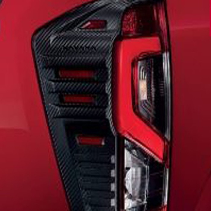 [อุปกรณ์ตกแต่งแท้] NISSAN คิ้วไฟท้าย ลายคาร์บอน * ติดตั้งได้ทุกรุ่น ยกเว้น King Cab S, SL สำหรับ NAV