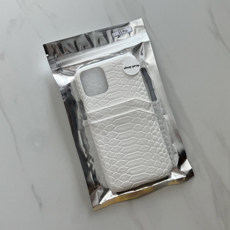 เคส iPhone 11 Pro สีขาว มีซองใส่การ์ด (มือสอง)