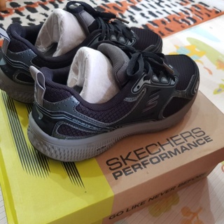 skechers เด็กผู้ชาย size US 8 หรือ 26 cm