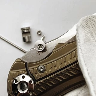 ปุ่มเปิดมีด (knife push bottom) ปุ่มมีด ปุ่มเปิดมีดพับ ปุ่มมีดพับ ใช้กับมีดสันหนาไม่เกิน 3mm พร้อมน็อตและประแจขัน
