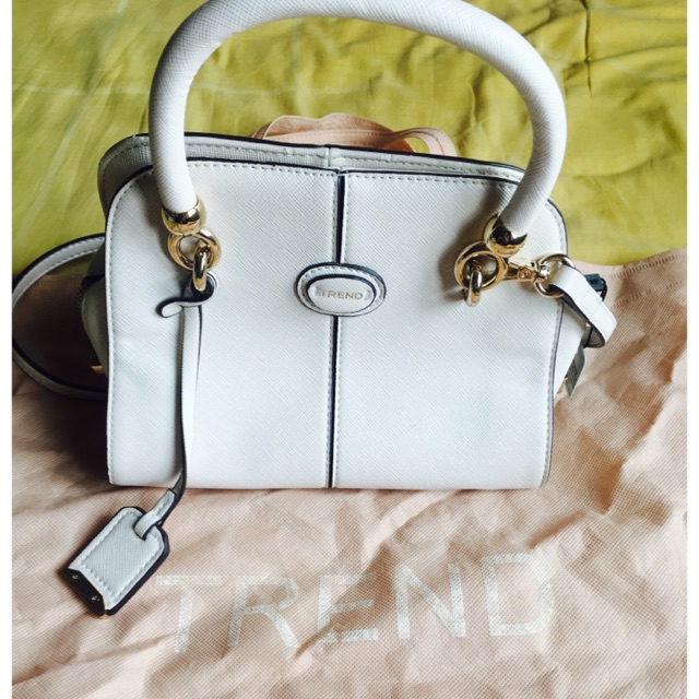 กระเป๋ายี่ห้อ Trend