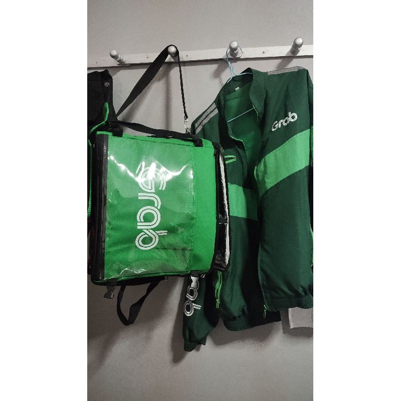 เสื้อgrab+กระเป๋าใบเล็กGrab