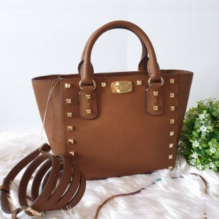 MICHAEL KORS DILLON SANDRINE STUDแท้usa