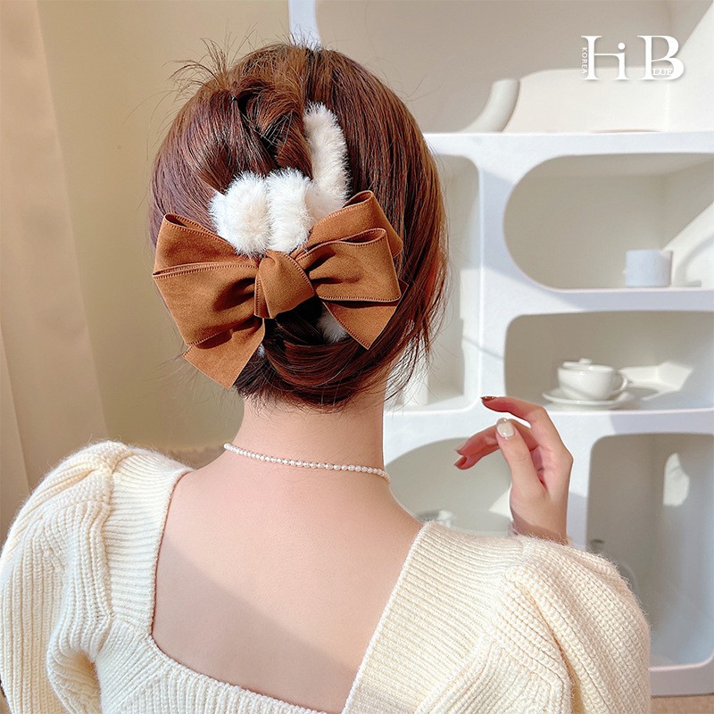 กิ๊บหนีบผม รุ่น Large bow back กิ๊บผม สไตส์ winter เป็นผ้าขนฟู  ประดับโบว์ใหญ่ ดูอบอุ่น กิ๊บติดผม