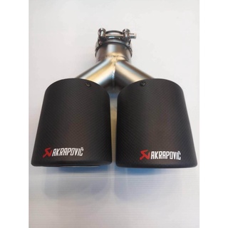 B.S.D ปลายท่อคู่ หุ้มไฟล์เบอร์คาร์บอนเคฟล่าแท้ AKRAPOVIC ขนาดของคอสวม 2.5 นิ้ว ขนาดปลาย 21 cm.