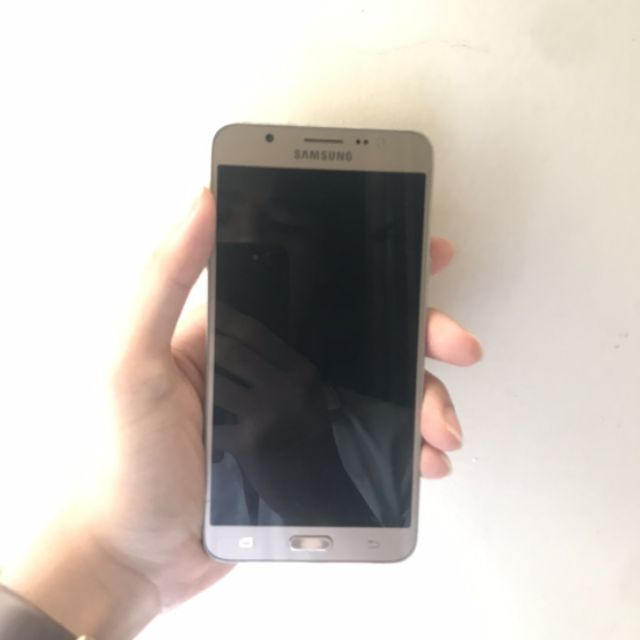 Samsung Galaxy J7 มือสอง