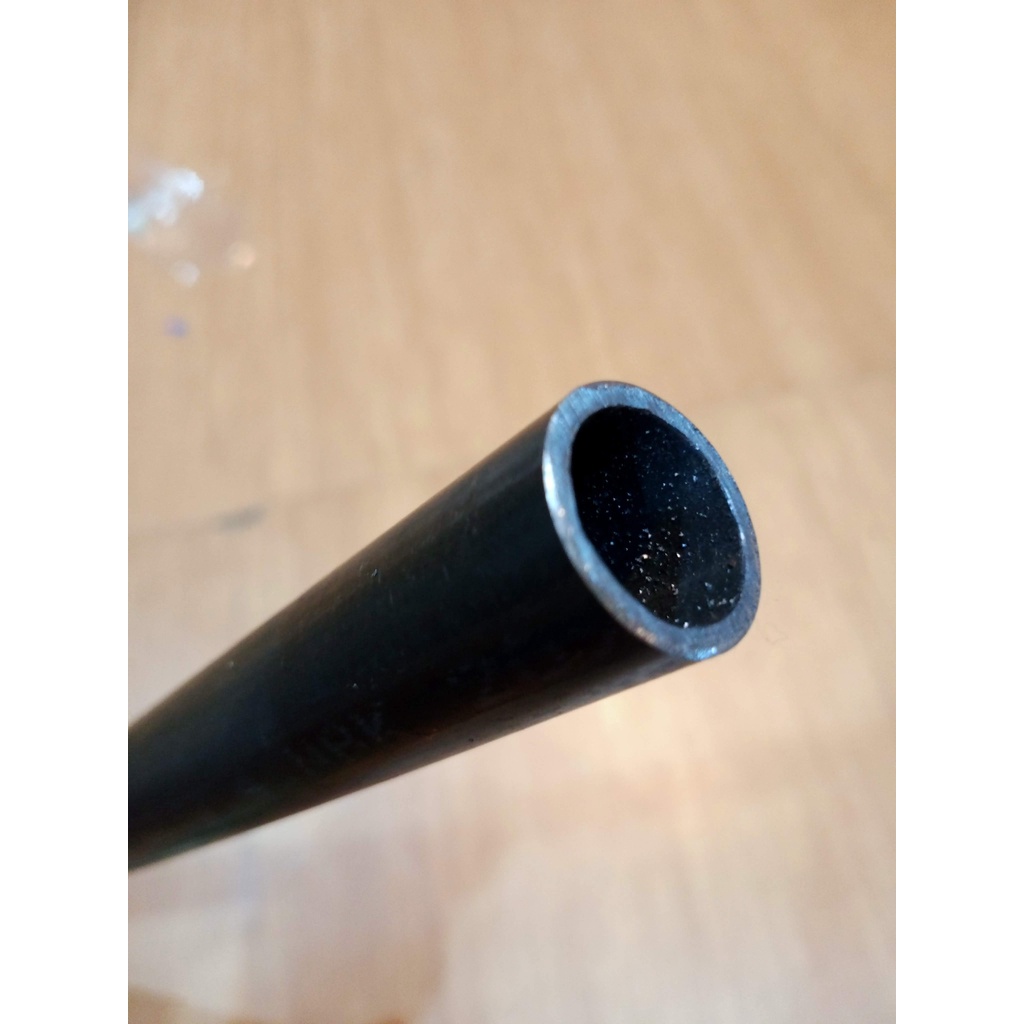 ท่อเหล็ก  รูใน 22มิล. โตนอก 30 มม หนา 4มิล ไม่มีตะเข็บ ท่อน้ำมัน  ยาว 100 เซนติเมตร