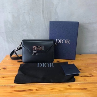 CHRISTIAN DIOR HOMME LOCK MESSENGER POUCH OBLIQUE GALAXY BLACK กระเป๋าสะพายข้างครอสบอดี้ ทรงแมสเซนเจอร์ คริสเตียนดิออร์