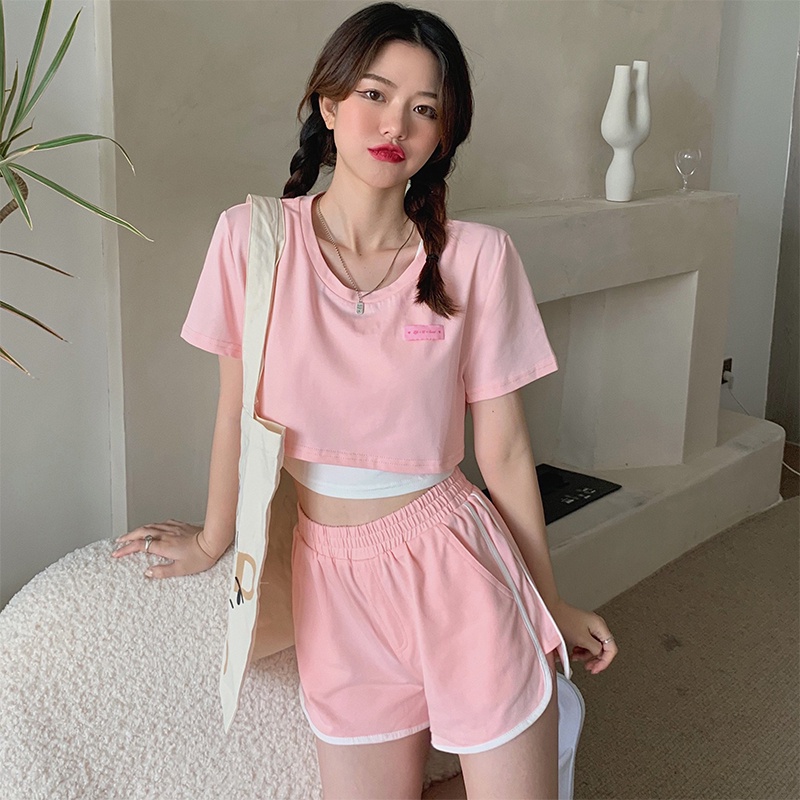 ชุดเซตมาใหม่แฟชั่นสไตล์เกาหลี ชุด3ชิ้น แนวหวานสดวัยรุ่นน่ารัก ฮิตสุดๆ สาวๆไม่ควรพลาด