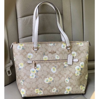 GALLERY TOTE IN SIGNATURE CANVAS WITH DAISY PRINT (COACH C3252)