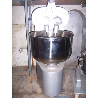 เครื่องนวดแป้งสองแขน ขนาด5กิโลกรัม กำลังมอเตอร์ 1/2HP