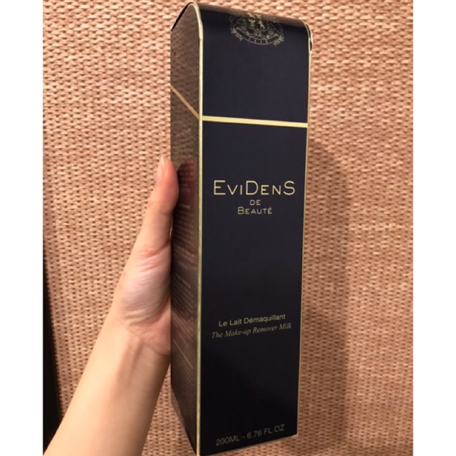 Evidens De Beaute (The makeup remover Milk)