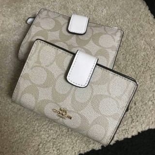 พร้อมส่ง Coach wallet ขนาดกลาง ของแท้ 100%