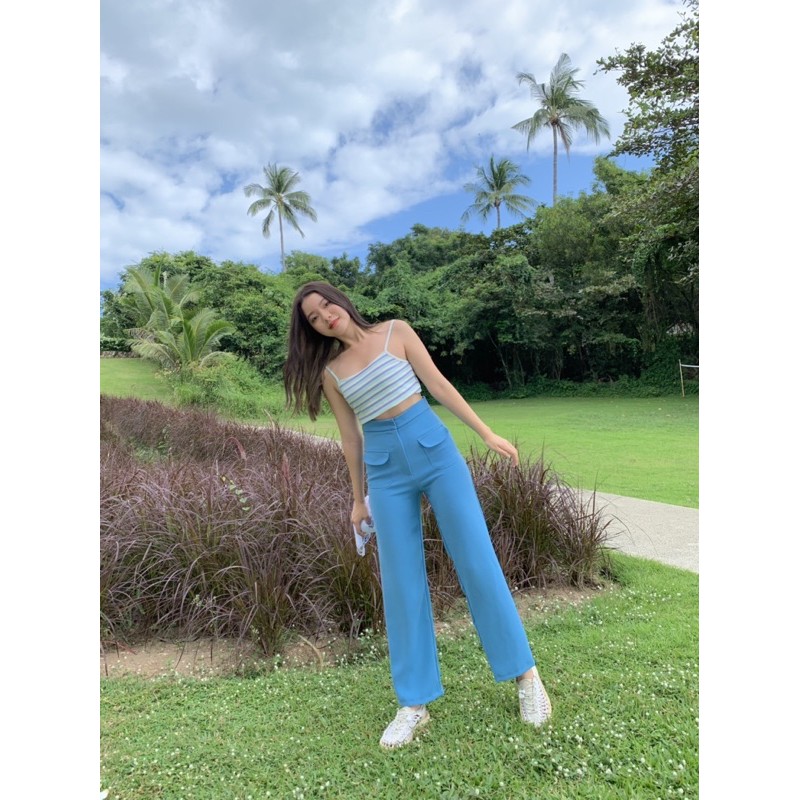 something pockets pants blue