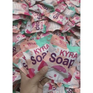 สบู่ไคร่า KYRA SOAP แพ็คเกจใหม่ สบู่ไคร่าขาวเผือก 60 กรัม1กอ้น  อาบสะอาด ผสานพลังวิตามิน บี3 หัวไชเท้า สารสกัดรัก 6 ชนิด