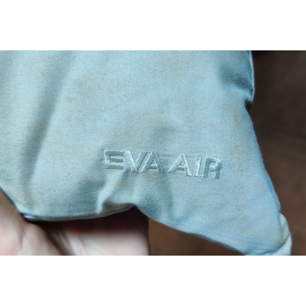 หมอนใบเล็กของ EVA AIR