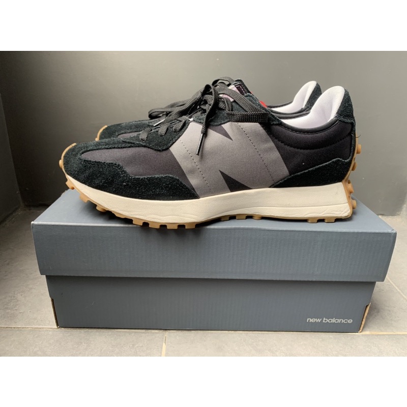 NEW BALANCE 327 size 10us