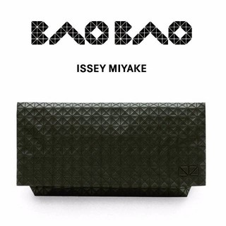 [เก็บ code ลดเพิ่ม 20%]กระเป๋า BAO BAO ISSEY MIYAKE CLUTCH(สี Khaki)**ของเเท้