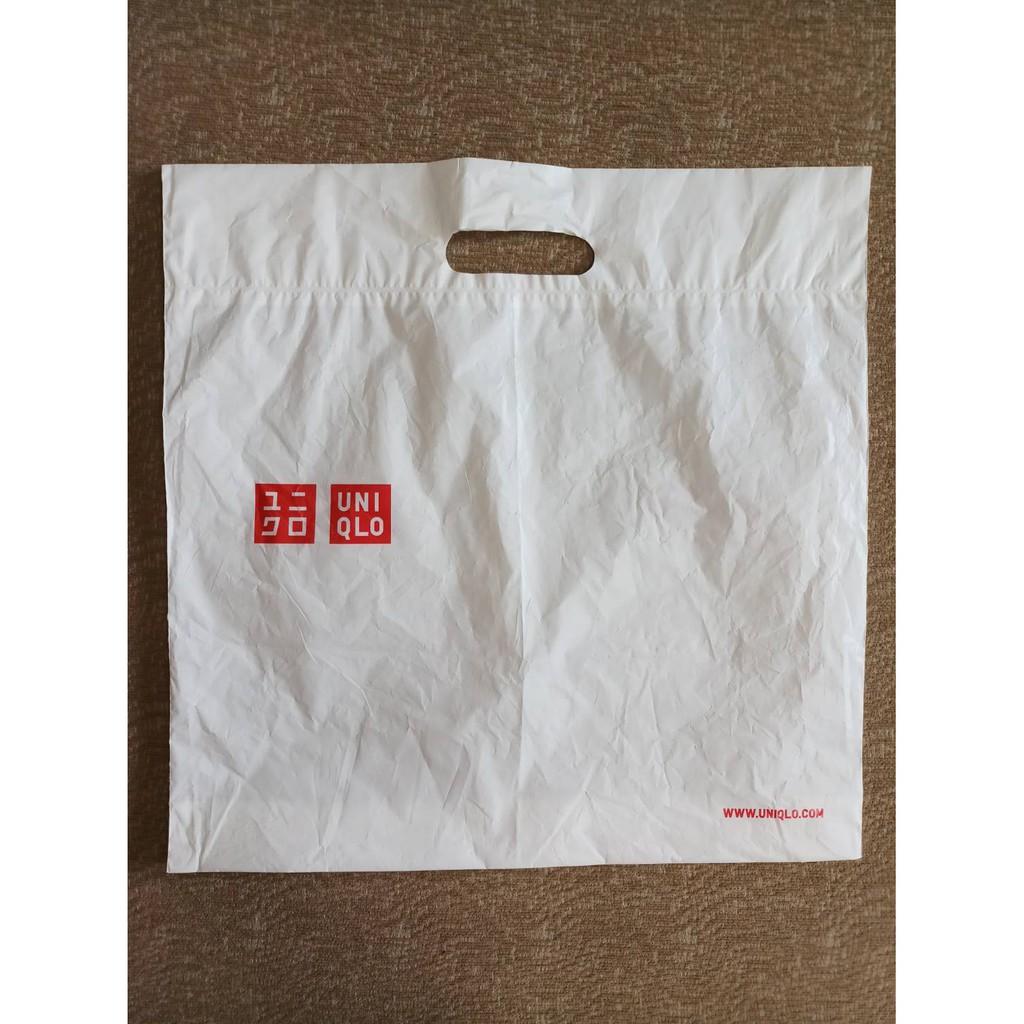 มือสอง ถุงพลาสติก Uniqlo (ถุง shop แบรนด์ต่างๆ) มีรอยยับ
