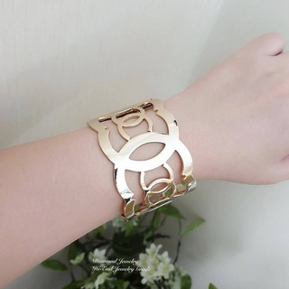 chanel cuff กันเยอะม๊ากกก จัดให้ตามคำขอจ้า งานคอลล่าสุดปลายปี 2019 พร้อมส่งเลยจ้า chanel cuff ตัวกำไลอะไหล่ทอง