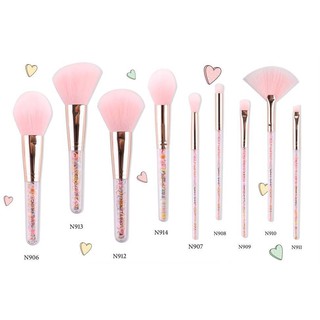 Nee Cara Love Brush : neecara นีคาร่า แปรงแต่งหน้า ด้ามหัวใจ