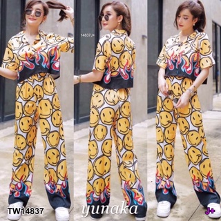 TW14837 Set 2 ชิ้น เสื้อเชิ้ตแขนสั้น กระดุมหน้า ทรงครอป มีที่รองไหล่ + กางเกงขายาว เอวสม็อก ผ้าไหมเกาหลี ลาย Smiley Face