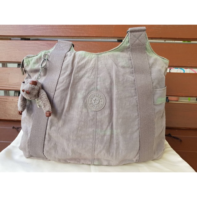 กระเป๋า KIPLING สะพายใบใหญ่