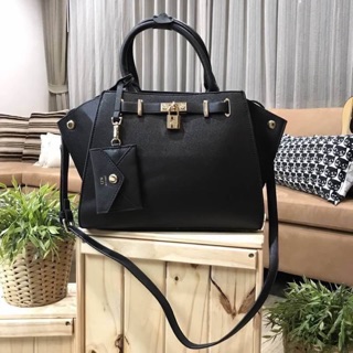 กระเป๋าถือหรือสะพายหนัง Saffiano LYN Saffiano Hand Bag