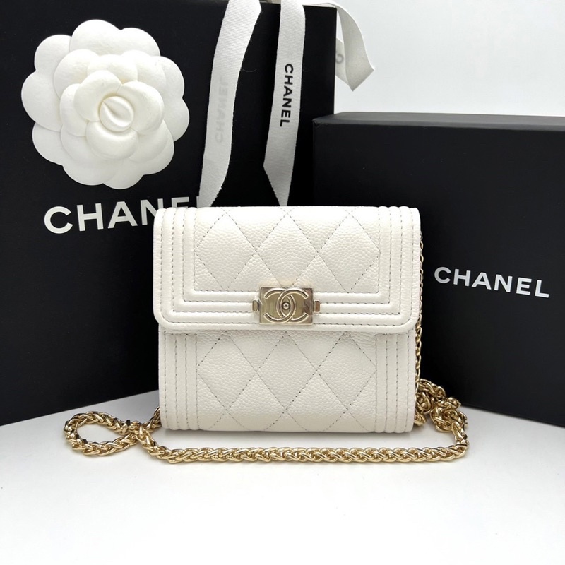 New‼️ chanel boy trifold wallet ขาว ของแท้💯