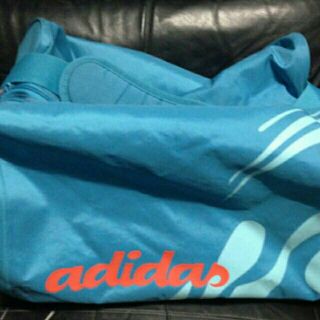 กระเป๋าสะพายAdidasใส่อุปกรณ์กีฬา