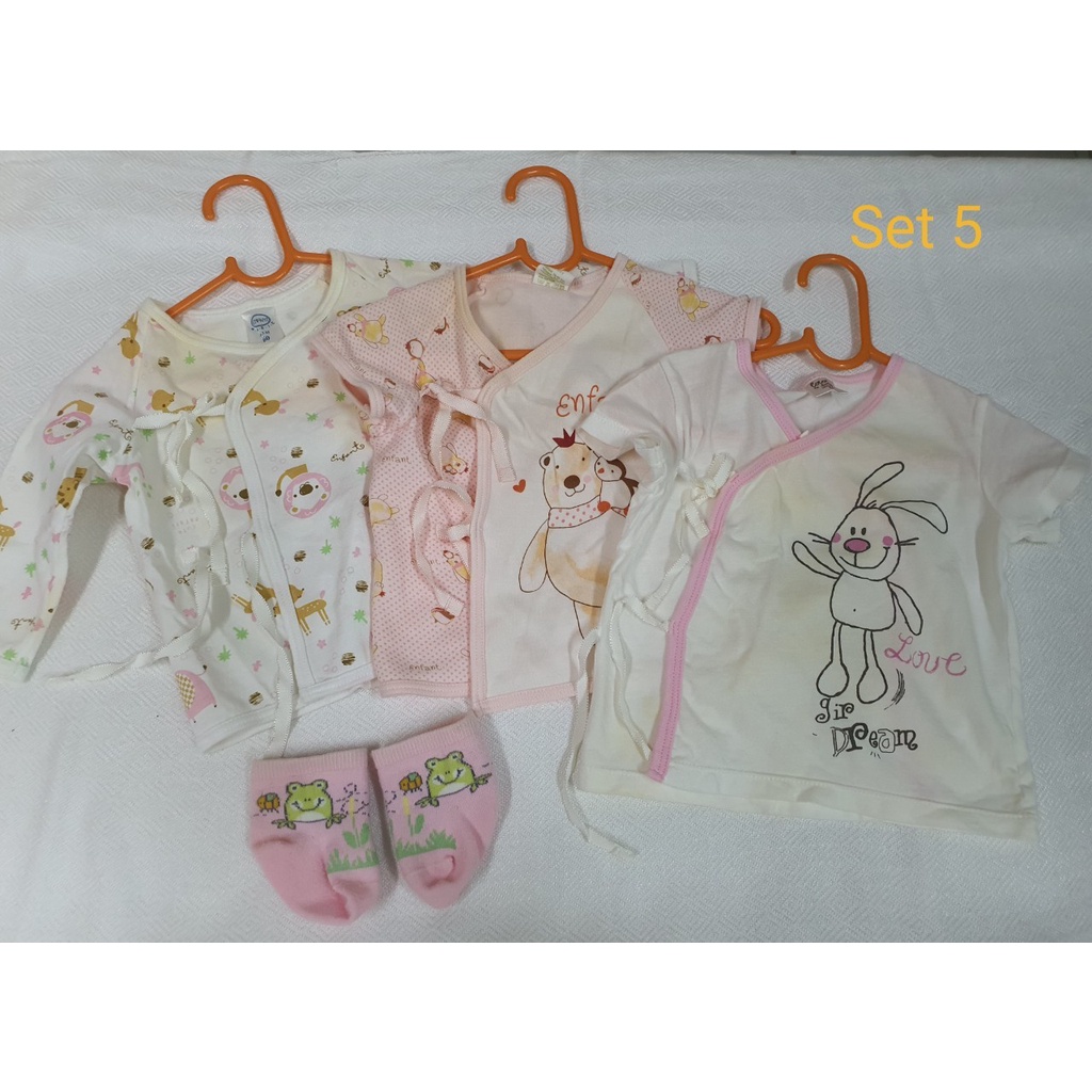 มี3ชุด [Set 5] เสื้อผ้าเด็กอ่อนผู้หญิง ยี่ห้อ Enfant, Auka ไซส์60 มือสองสภาพดี เสื้อผ้าเด็กอองฟองต์