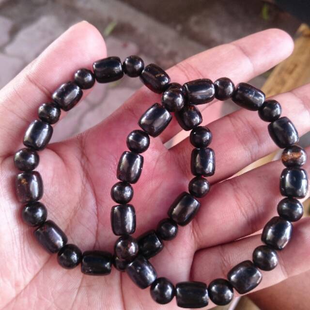 Hitam สร้อยข้อมือรากบาฮาสีดําธรรมชาติ รุ่น ROUND TUBE
