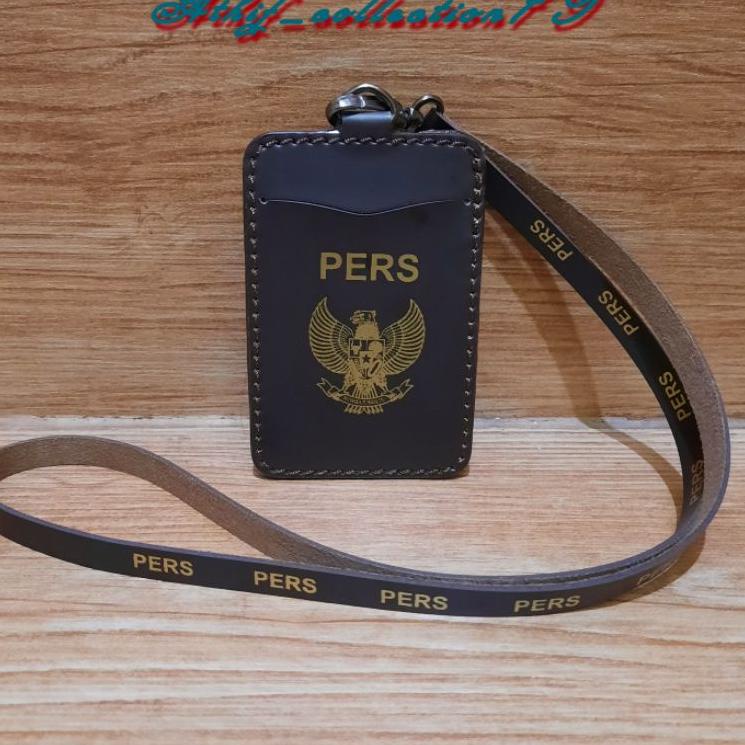 เทรนดี้.. Pers Leather Id Card Holder PERS Necklace Leather Id Card Holder