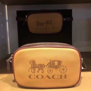 กระเป๋าสะพายคาดอก โค้ช convertible belt Bag