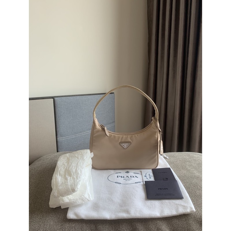 ❌sold❌Prada re-edition 2000 y.21