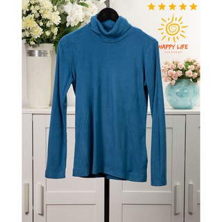 UNIQLO ยูนิโคล่ มือสอง เสื้อคอเต่า สีฟ้ากรมท่า สีสวย ผ้าพรีทนุ่มมากๆใส่แล้วอุ่นๆแน่นนอน แขนยาว สินค้าสภาพดี ใหม่มาก