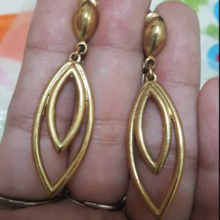 ต่างหูหนีบสีทองแบบสวย (Vintage earrings)