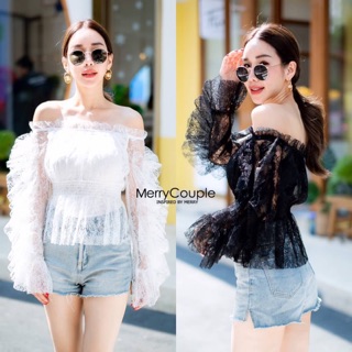 Angle Lace Blouse ขาว ดำ เสื้อลูกไม้ฟรุ้งๆแบบฟรุ้งจริงๆนะ ทรงปาดไหล่แขนยาวค่ะ ที่เอวแต่งจั๊พพ์รอบตัว มาพร้อมซับในตัว