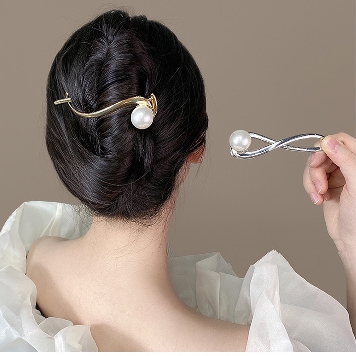 🎀ร้านไทย🇹🇭🎀ส่งของไว🎁กิ๊บติดผมโลหะไข่มุกรุ่นใหม่ล่าสุด ขนาด 10.5cm.ทำผมสไตล์เกาหลีกิ๊ฟติดผมแฟชั่ีน กิ๊บหนีบผมโลหะสวยสวย