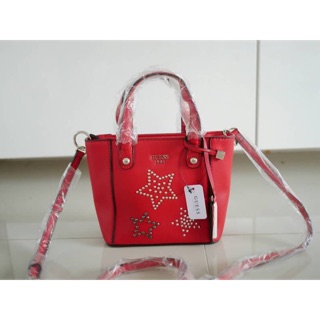 ❤️ กระเป๋าหนัง สีสวย แต่งมุด ลายคลาสิค ทรง Tote ยี่ห้อ Guess ชนชอปยุโรป 2017 รุ่นนี้ สวยมากๆค่ะ🍭